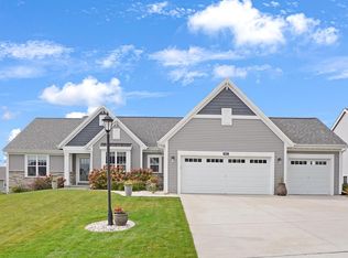 3637 Olde Howell Rd, Waukesha, WI 53188