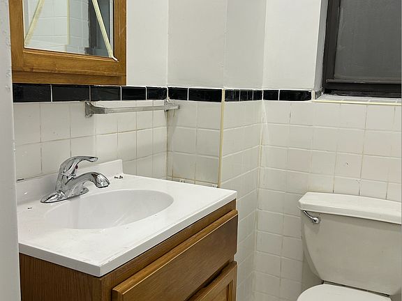 4th image of 118 E 102nd St APT 2D