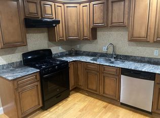 26 Ridgewood St FLOOR 3, Dorchester, MA 02122