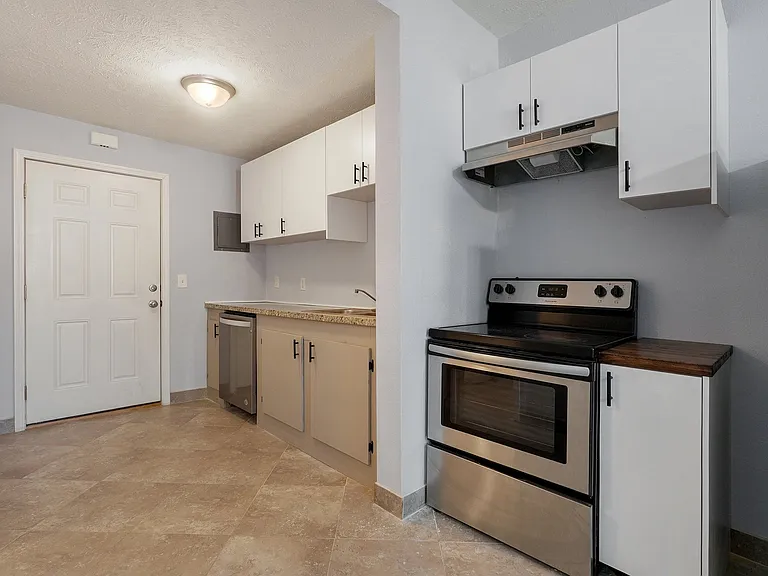 22140 Main St #8 — Photo 2