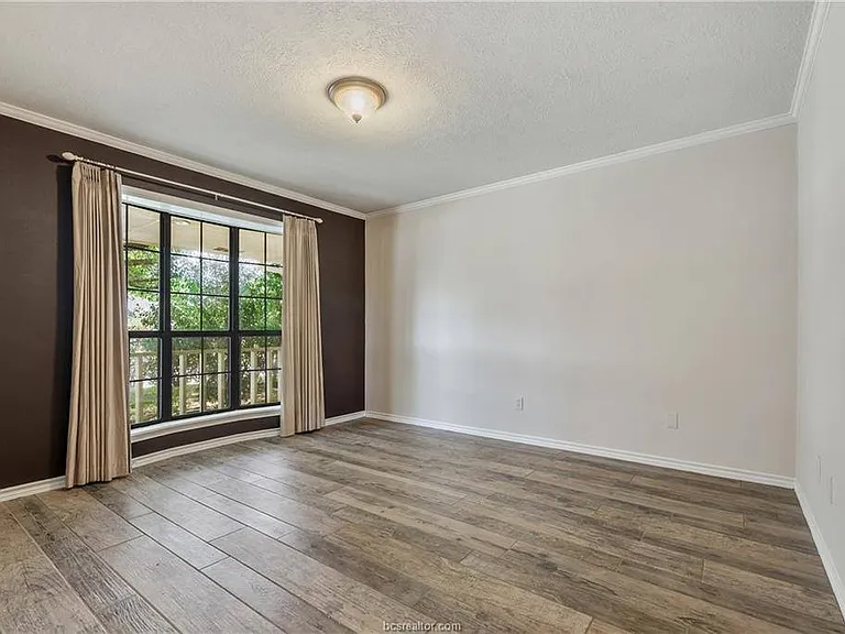 1806 Rosebud Ct — Photo 18