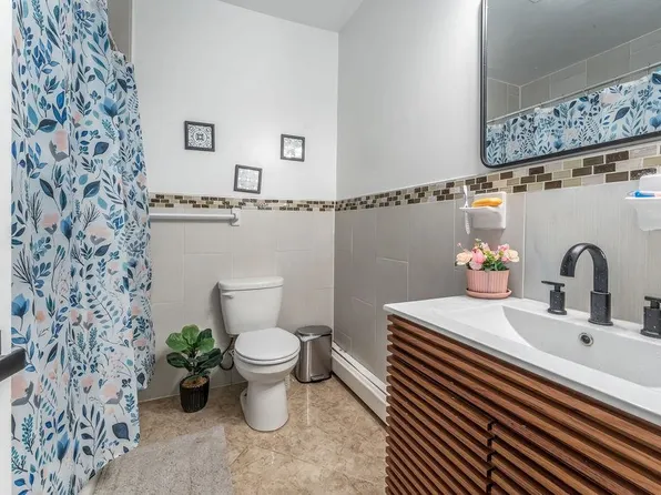 35 Lexington Avenue image 11 of 30