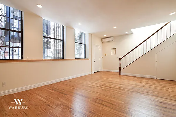 Rented by Warburg | media 21