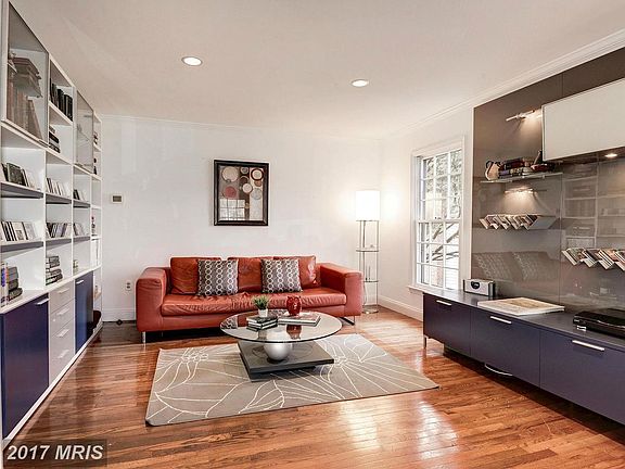 4th image of 2609 Oakton Glen Dr