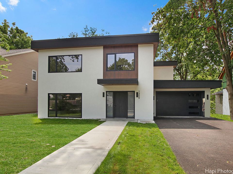 1st image of 1309 Holly Ln