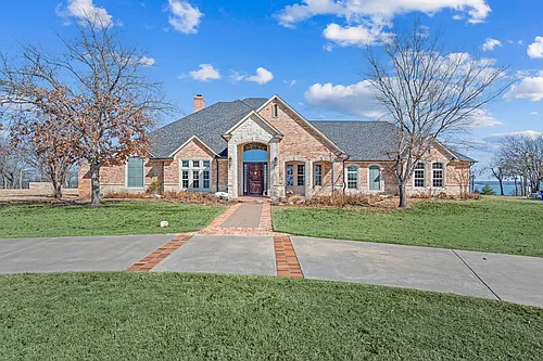 208 Highpoint Cir Photo 1