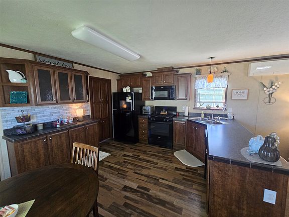 3rd image of 8205 Briercrest Dr