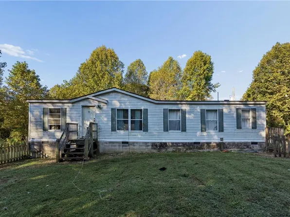193 Whistlers Ln, Mattaponi, VA 23110