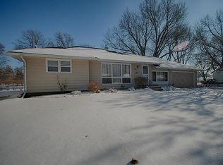 248 S Oak Knolls Ave, Rockford, IL 61108