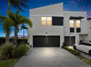 3918 SE Caladium Ct, Stuart, FL 34997