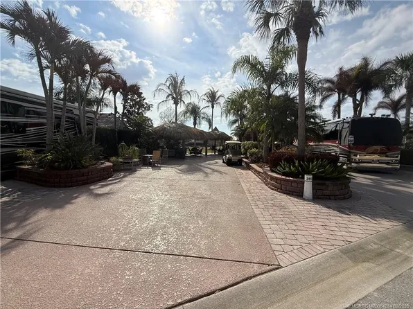 390 NW Boundary Dr, Port Saint Lucie, FL 34986