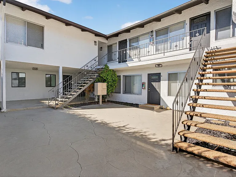 1751 Cabrillo Ave — Photo 5