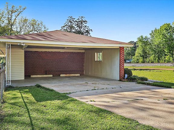 5th image of 1119 Saint Augustine Dr