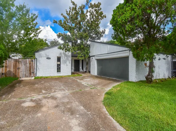 2802 Ashford Oak Dr, Houston, TX 77082
