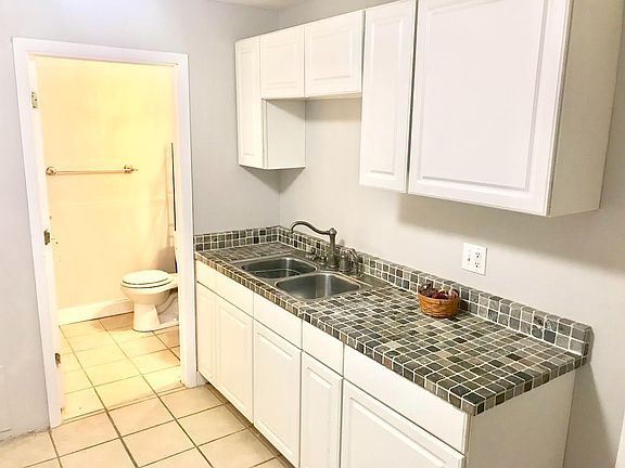 5th image of 517 E 17th St APT A