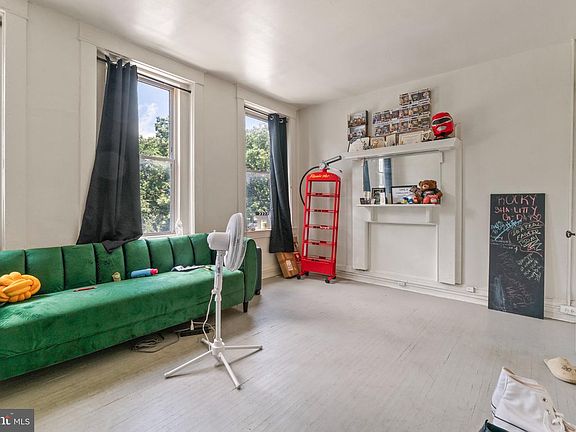 4th image of 117 W 29th St