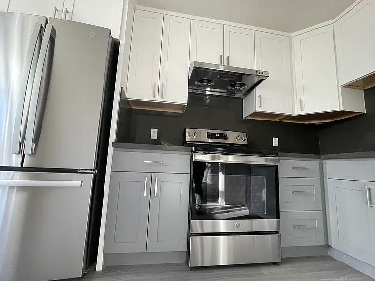 175 10th Ave #2 — Photo 6