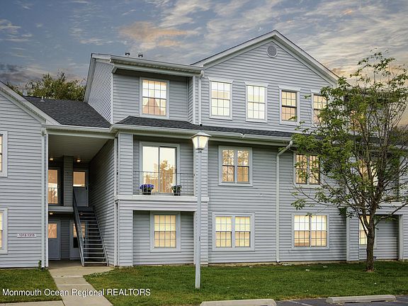 3rd image of 1315 Waters Edge Drive
