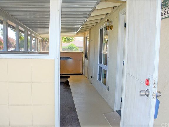 4th image of 26867 Avenue Of The Oaks Unit B