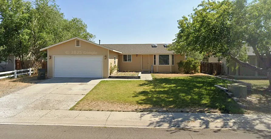 3 bed, 1264 sqft, $1,950 — Photo 1