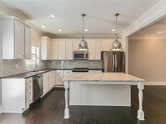 5th image of 867 Cedar River Ct SE #8