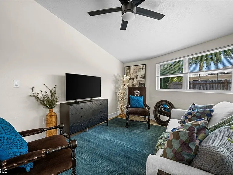 190 Tarpon Rd — Photo 3