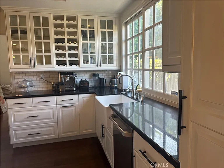 6757 Daryn Dr — Photo 11