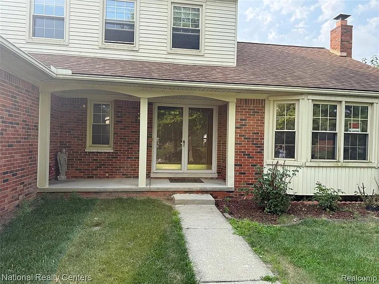 5164 Crowfoot Dr — Photo 4