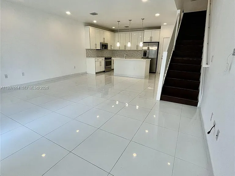 2621 NE 212th Ter #211 — Photo 4