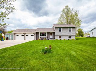 5490 Roland Dr, Eaton Rapids, MI 48827