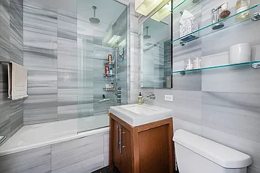 Rented by R New York