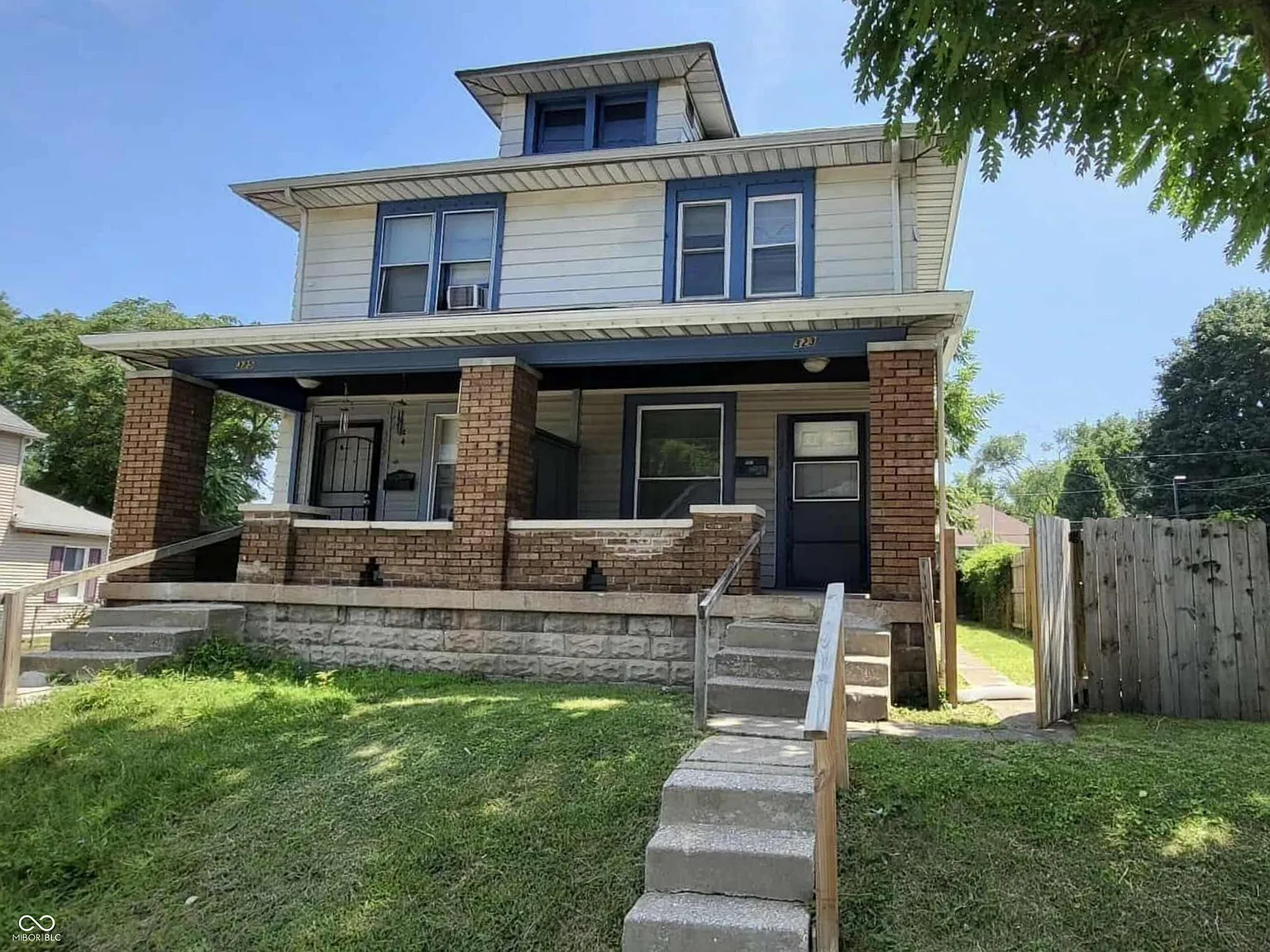 3 bed, 1.5 bath, 1090 sqft, $999 — Photo 1