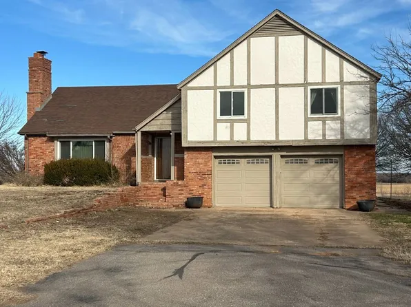 101 N Valley St, Kiowa, KS 67070