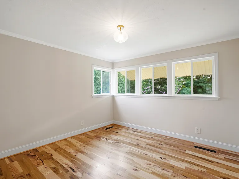 607 Longleaf Ave — Photo 17