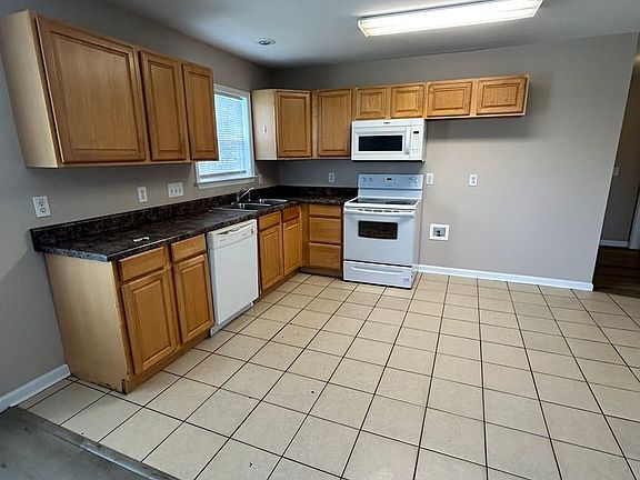 3rd image of 1105 Alberta St #1