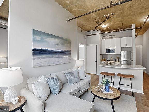 4th image of 1300 N St NW APT 207