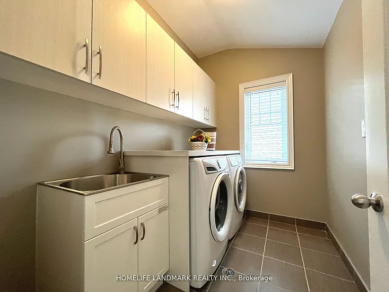 39 Larkin Ave — Photo 19