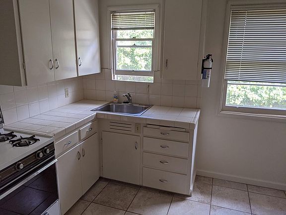 4th image of 234 Manzanita Ave