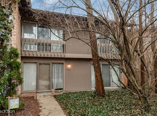 5919 Oakwood Dr #141-F, Lisle, IL