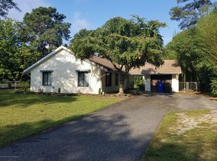 982 Vaughn Ave, Toms River, NJ 08753