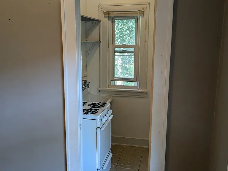 1922 Sharon Ave SE #3 — Photo 12