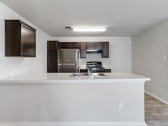 5th image of 9710 MARBACH HILL