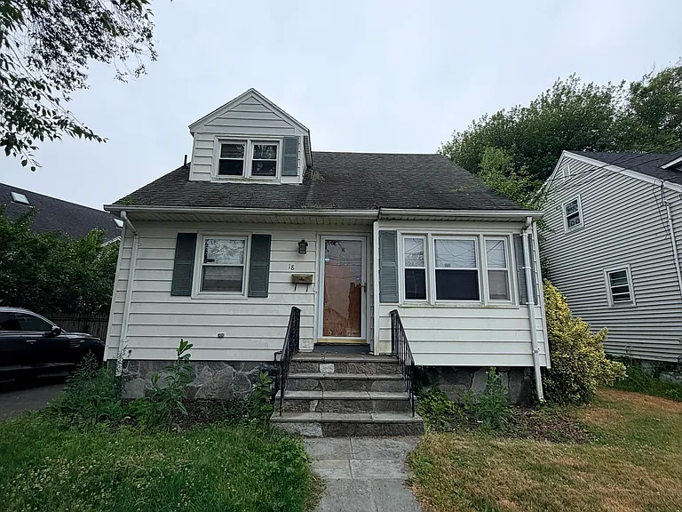18 Townsend Ave — Photo 26