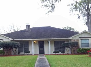 203 Wentworth Dr, West Columbia, TX 77486
