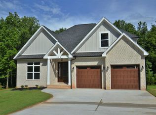 228 Escalante Dr, Boiling Springs, SC 29316