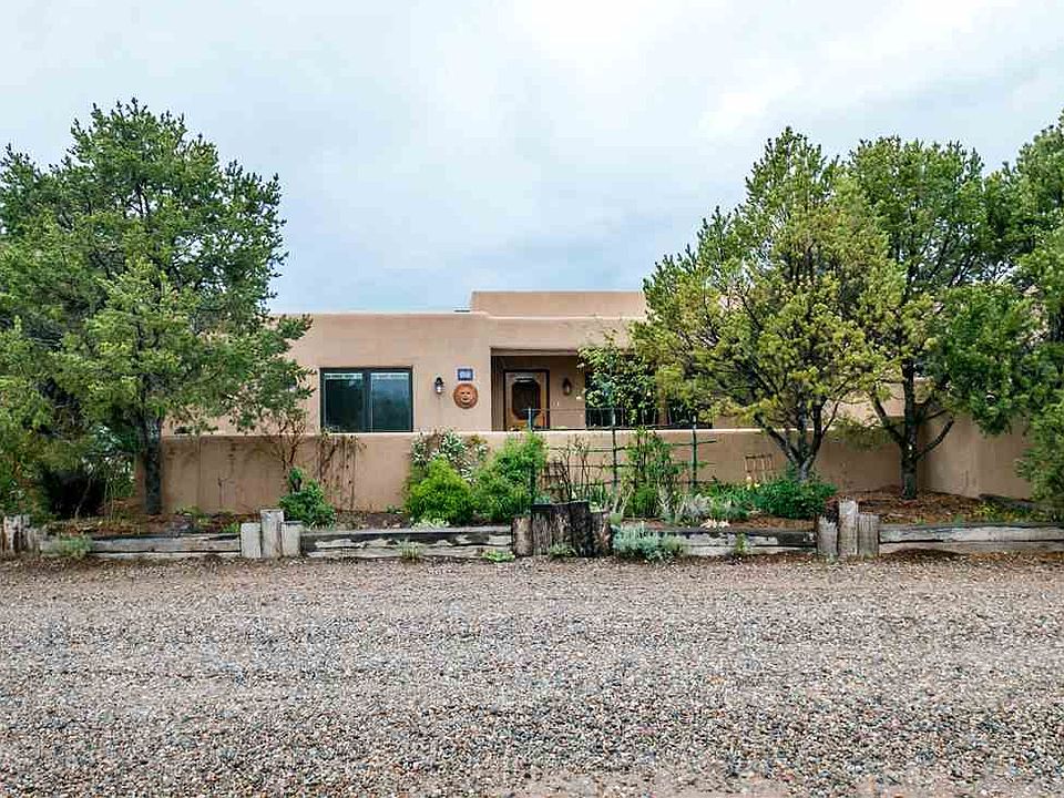 1st image of 373 Calle Colina