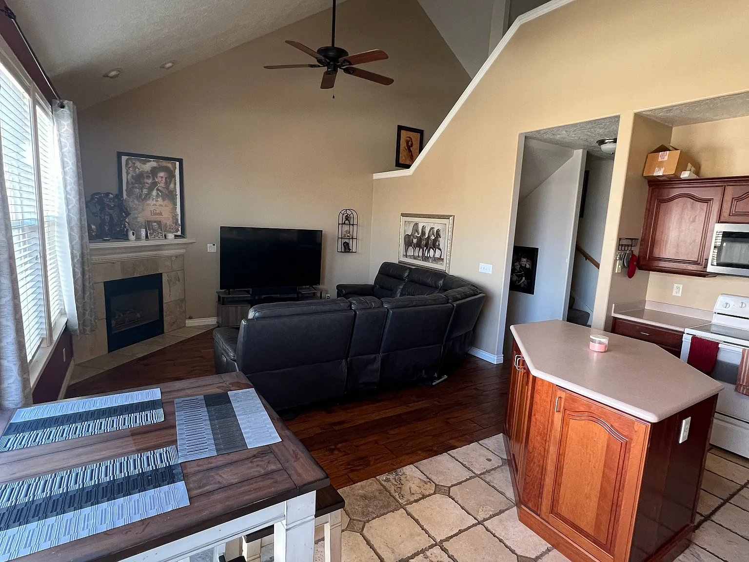 1 bed, 140 sqft, $650 — Photo 2