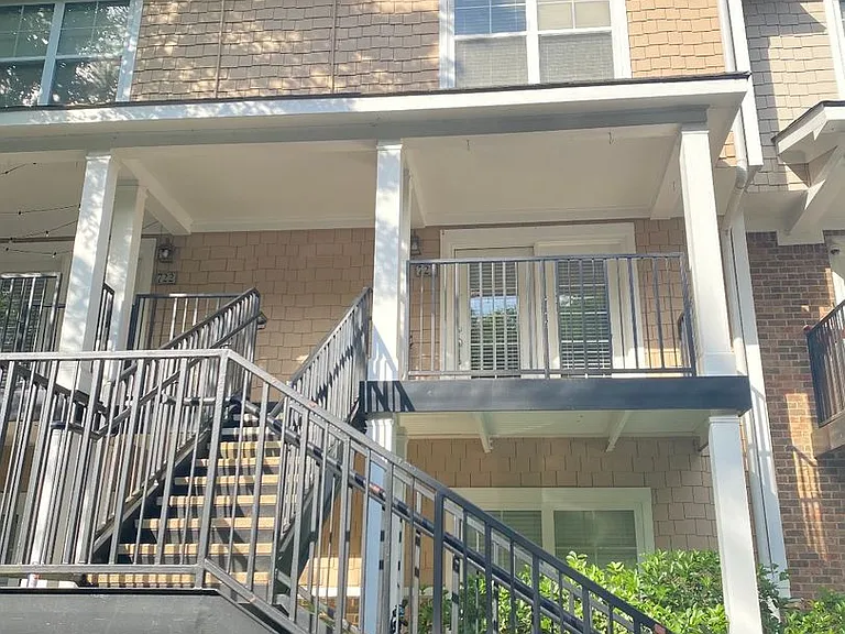 1035 Barnett Shoals Rd #723 — Photo 3