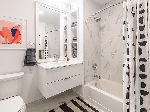 3rd image of 846 W Fullerton Ave #1403