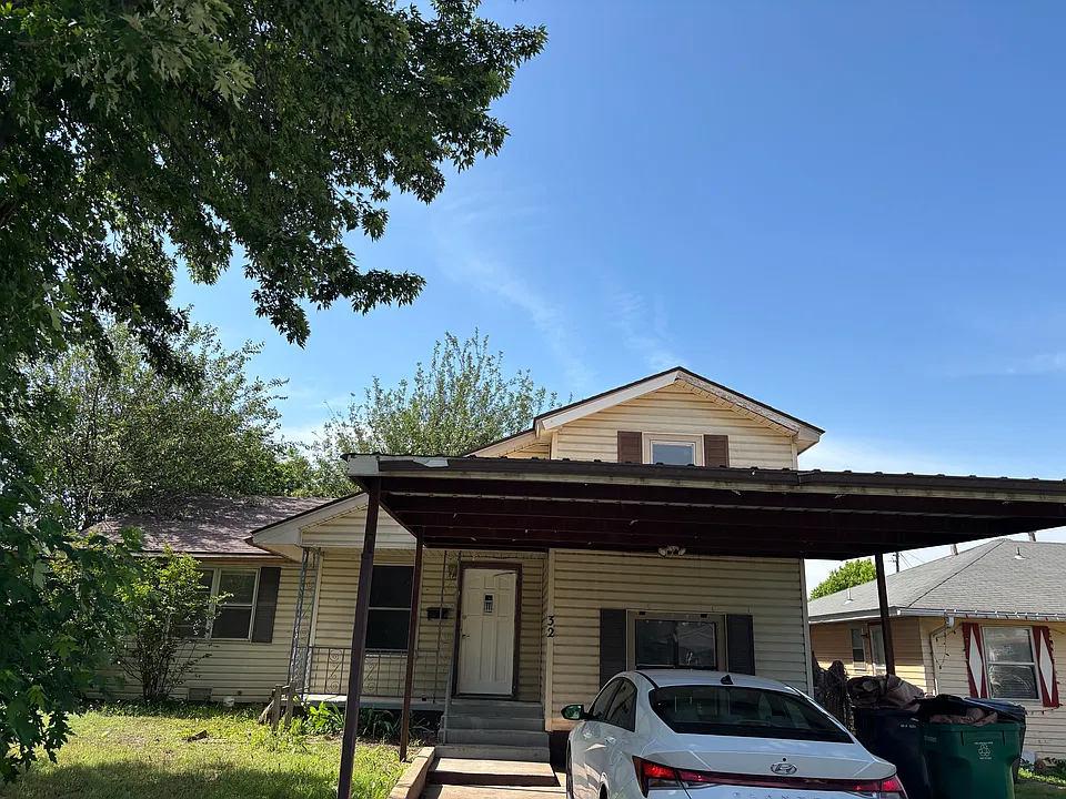 32 SW 57th St